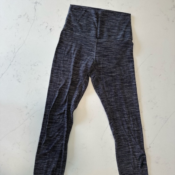 Lululemon Align Leggings collab with Peloton - Picture 1 of 5